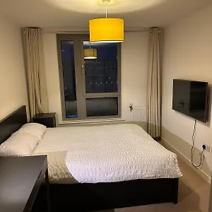  Apartment Entire 2 Bedroom Flat
